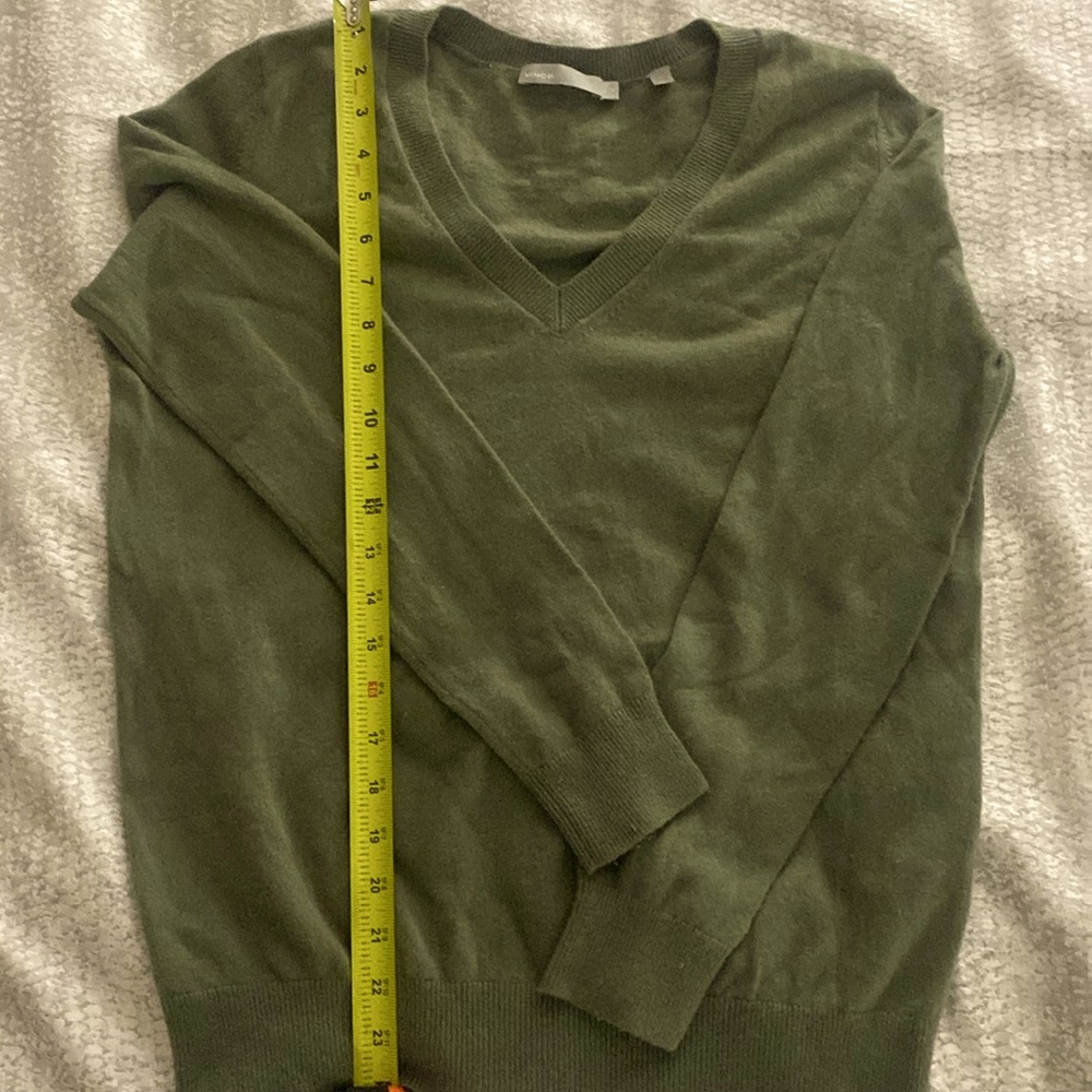Vince 💯 percent cashmere sweater